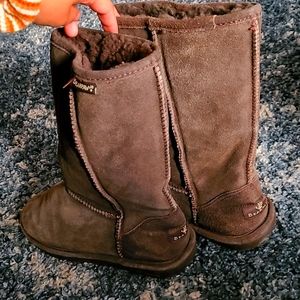 Dark Brown Bear Paw wool lined ugg style boots. Size 9.